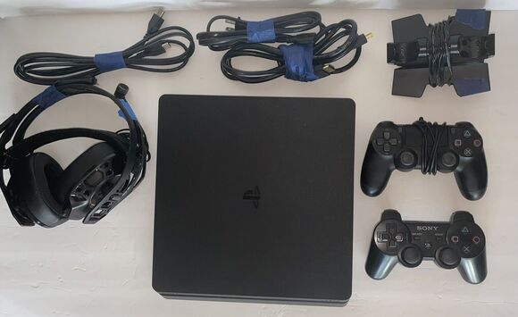 Sony Other - PS4, 2 Wireless Controllers, Power Cords, Charging Station Headphones W/Mic